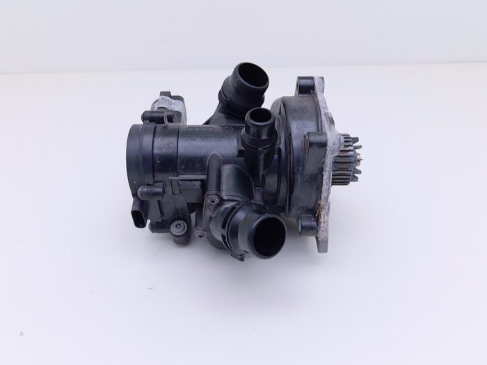 Begagnade Vattenpump Volkswagen Tiguan Allspace (BW2) 2.0 TSI 16V 4Motion Pris € 165,00 Marginaltabell erbjuds av Automaterialen Ronald Morien B.V.