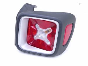 Usados Luz trasera derecha Jeep Renegade (BU) 1.4 Multi Air 16V Precio € 135,00 Norma de margen ofrecido por Automaterialen Ronald Morien B.V.