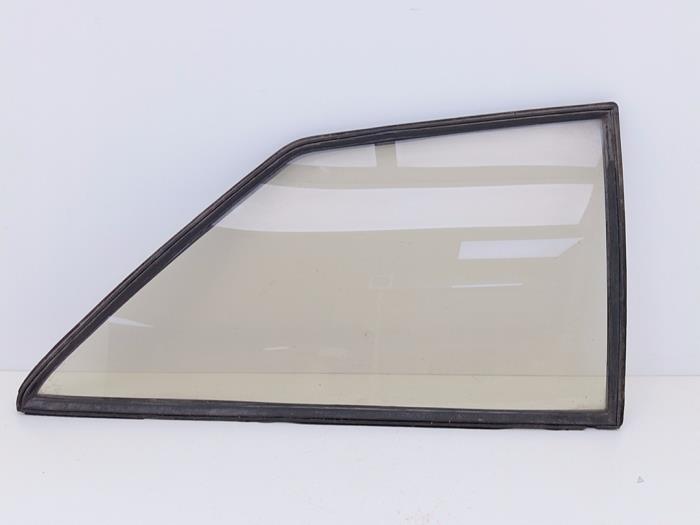 Usados Ventanilla triangular derecha detrás Volkswagen Scirocco (53) 1.6 GTi,GLi Precio € 45,00 Norma de margen ofrecido por Automaterialen Ronald Morien B.V.