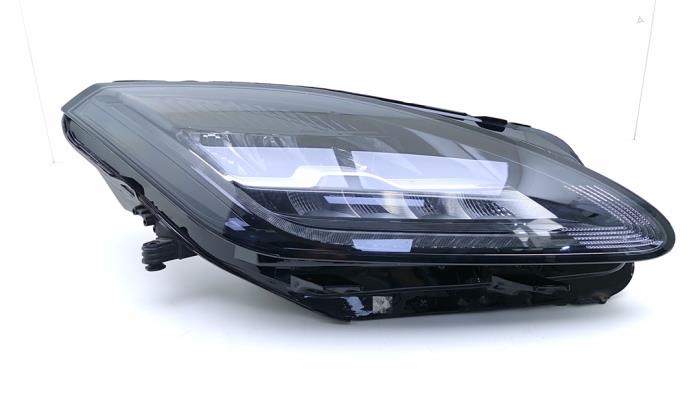 Używane Reflektor prawy Jaguar E-Pace 2.0 D 165 MHEV 16V AWD Cena € 1.203,95 Z VAT oferowane przez Automaterialen Ronald Morien B.V.