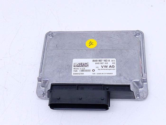 Usagé Transfer module 4x4 Audi RS Q8 4.0 V8 32V RS TFSI Mild Hybrid Quattro Prix € 195,00 Règlement à la marge proposé par Automaterialen Ronald Morien B.V.