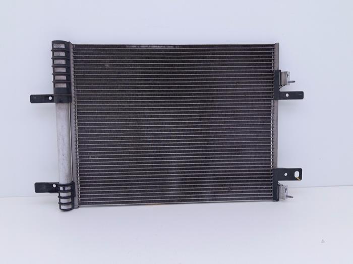 Usagé Condenseur de climatisation Peugeot 3008 II (M4/MC/MJ/MR) 1.2 12V e-THP PureTech 130 Prix € 65,00 Règlement à la marge proposé par Automaterialen Ronald Morien B.V.