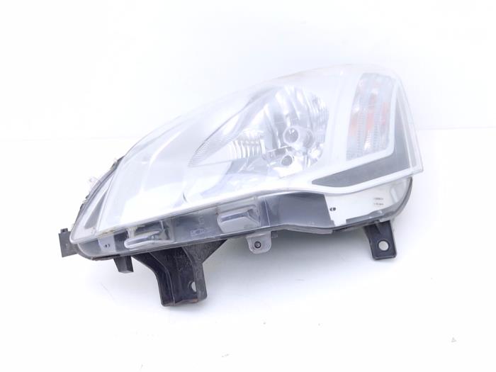Używane Reflektor lewy Citroen Berlingo 1.6 VTi 95 16V Cena € 125,00 Procedura marży oferowane przez Automaterialen Ronald Morien B.V.