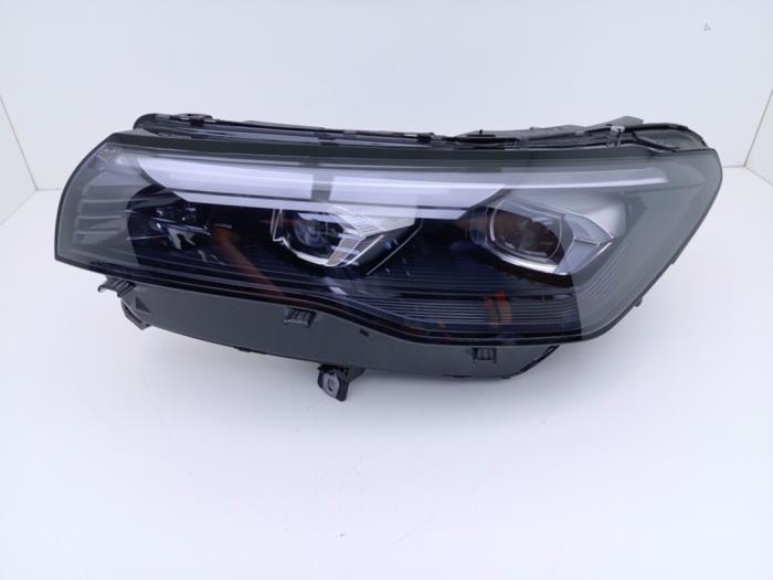 Używane Reflektor lewy Volkswagen Tiguan (CT1) 2.0 TDI 4Motion Cena € 1.203,95 Z VAT oferowane przez Automaterialen Ronald Morien B.V.