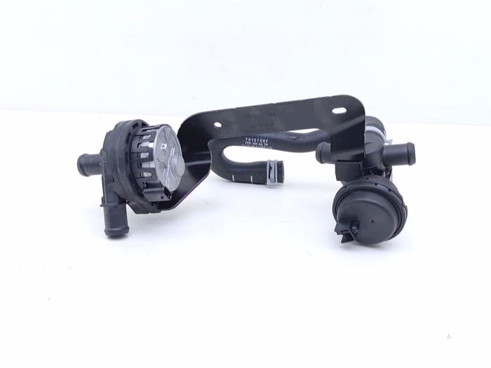 Begagnade Extra vattenpump Volkswagen Transporter T6 2.0 TDI 204 4Motion Pris € 66,55 Inklusive moms erbjuds av Automaterialen Ronald Morien B.V.