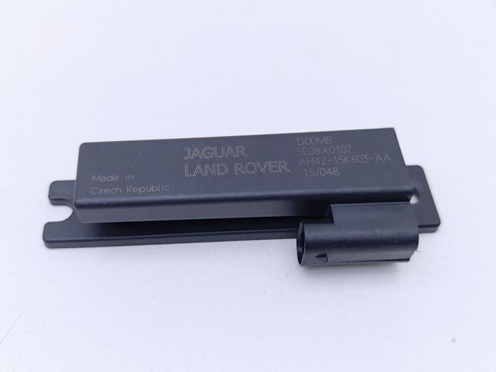 Używane Antena Landrover Range Rover Evoque (LVJ/LVS) 2.2 SD4 16V Cena € 15,00 Procedura marży oferowane przez Automaterialen Ronald Morien B.V.