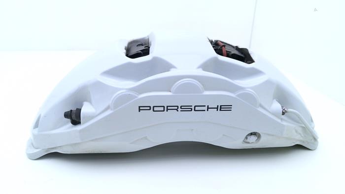 Usagé Etrier de frein avant droit Porsche Cayenne III (9YA) 3.0 V6 Turbo 24V E-Hybrid Prix € 477,95 Prix TTC proposé par Automaterialen Ronald Morien B.V.