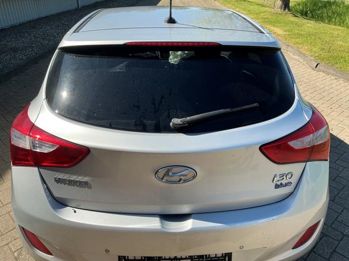Używane Tylna klapa Hyundai i30 (GDHB5) 1.6 GDI Blue 16V Cena € 295,00 Procedura marży oferowane przez Automaterialen Ronald Morien B.V.