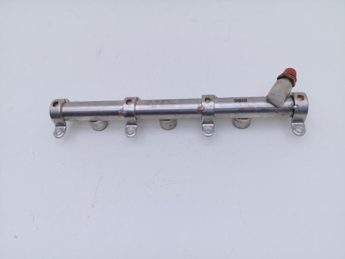 Gebrauchte Kraftstoffverteiler Audi S5 (F53/F5P) 3.0 TFSI V6 24V Preis € 55,00 Margenregelung angeboten von Automaterialen Ronald Morien B.V.