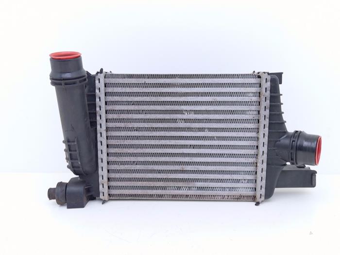 Usados Intercooler Renault Captur I (2R) 1.5 Energy dCi 90 FAP Precio € 45,00 Norma de margen ofrecido por Automaterialen Ronald Morien B.V.