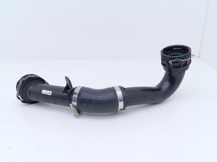 Usados Manguera intercooler Jaguar E-Pace 2.0 D 165 MHEV 16V AWD Precio € 59,29 IVA incluido ofrecido por Automaterialen Ronald Morien B.V.