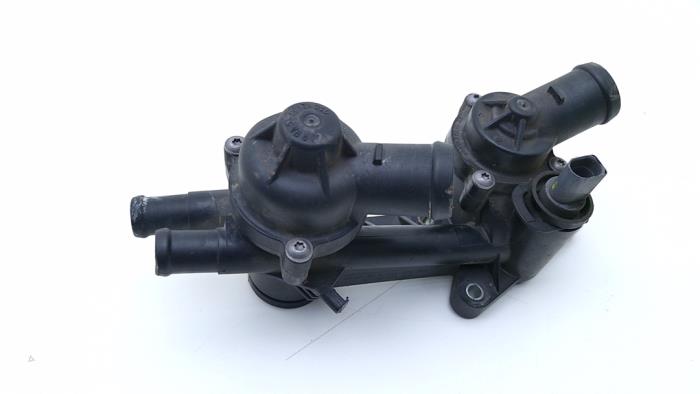 Gebrauchte Thermostatgehäuse Volkswagen Golf V (1K1) 1.6 FSI 16V Preis € 65,00 Margenregelung angeboten von Automaterialen Ronald Morien B.V.