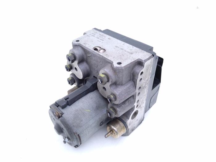 Used ABS pump Ferrari Maranello 550 48V Price € 1.795,00 Margin scheme offered by Automaterialen Ronald Morien B.V.