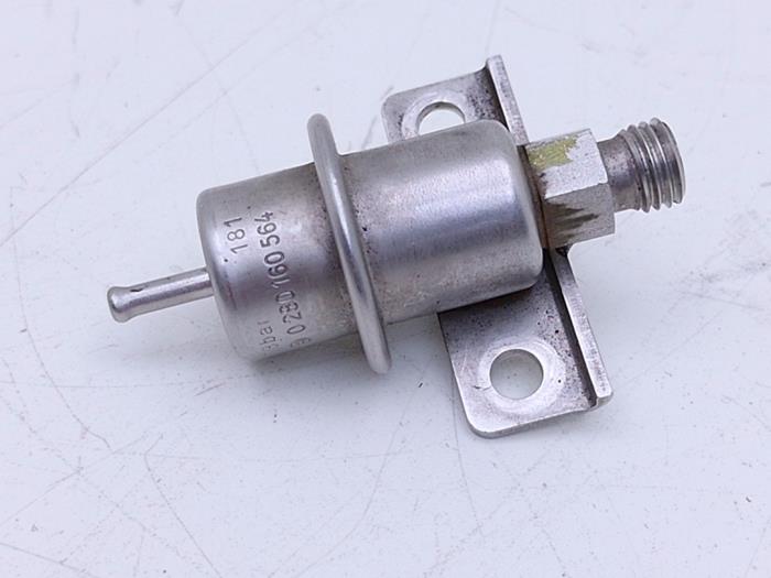 Begagnade Bränsletrycksregulator Ferrari Maranello 550 48V Pris € 695,00 Marginaltabell erbjuds av Automaterialen Ronald Morien B.V.