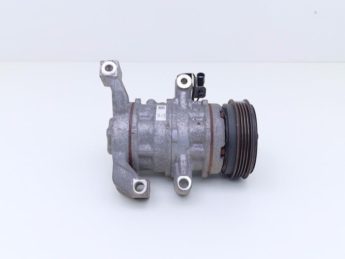 Usagé Compresseur de clim Suzuki SX4 S-Cross (JY) 1.0 Booster Jet Turbo 12V Prix € 295,00 Règlement à la marge proposé par Automaterialen Ronald Morien B.V.