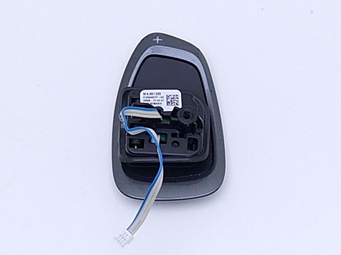 Usagé Kit manettes de commande Cupra Formentor 1.4 e-Hybrid VZ 16V Prix € 34,99 Prix TTC proposé par Automaterialen Ronald Morien B.V.