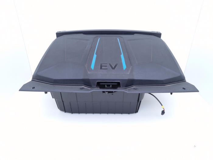 Front trunk storage compartment