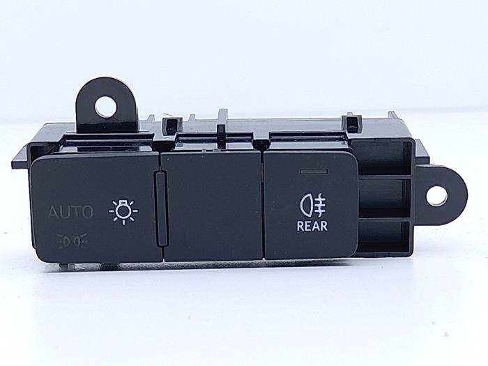Usados Interruptor de luz Audi A3 Sportback (8YA) 1.4 40 TFSIe 16V Precio € 65,00 Norma de margen ofrecido por Automaterialen Ronald Morien B.V.