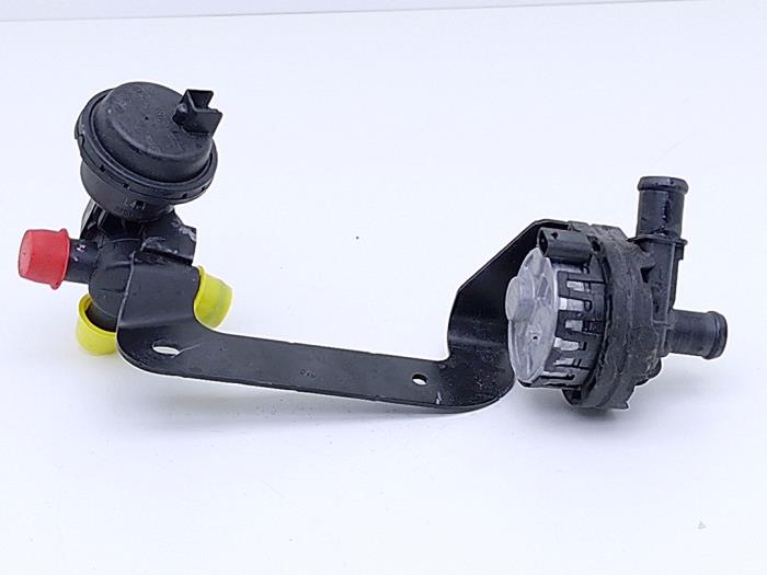 Begagnade Extra vattenpump Volkswagen California T6 2.0 TDI 204 4Motion Pris € 66,55 Inklusive moms erbjuds av Automaterialen Ronald Morien B.V.