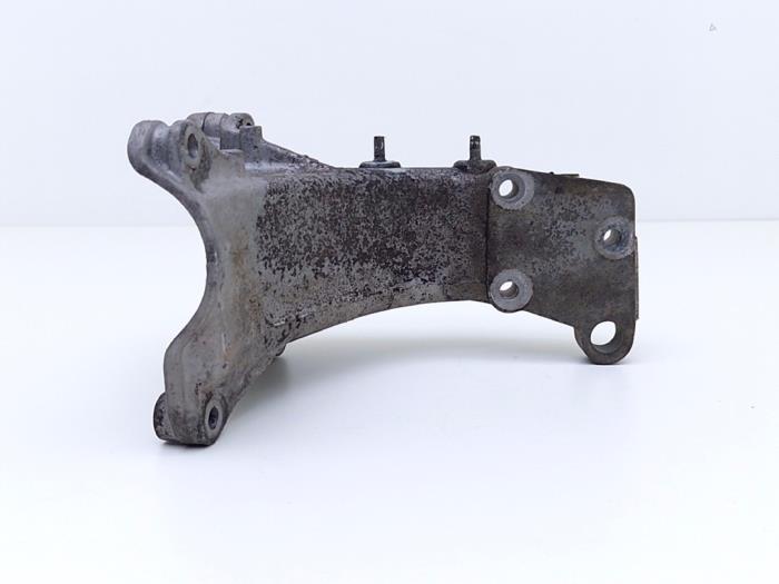 Used Engine mount Volkswagen Corrado 1.8 16V Price € 35,00 Margin scheme offered by Automaterialen Ronald Morien B.V.