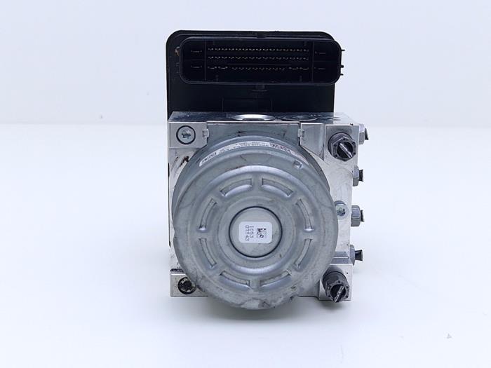 Usagé Bloc ABS Peugeot 208 II (UB/UH/UP) 1.2 Vti 12V PureTech 100 Prix € 325,00 Règlement à la marge proposé par Automaterialen Ronald Morien B.V.