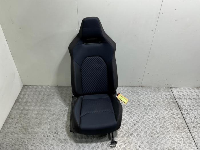 Gebrauchte Sitz rechts Seat Ibiza V (KJB) 1.0 TSI 12V Preis € 477,95 Mit Mehrwertsteuer angeboten von Automaterialen Ronald Morien B.V.