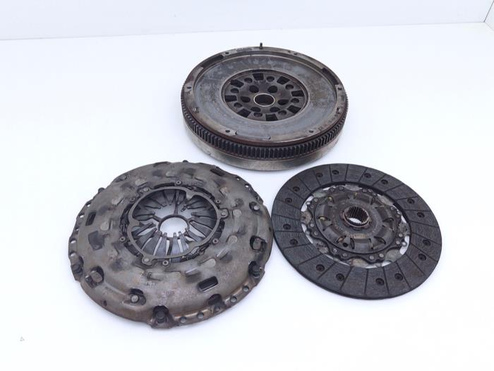 Usagé Kit embrayage (complet) Volkswagen Transporter T6 2.0 TDI 150 Prix € 248,99 Prix TTC proposé par Automaterialen Ronald Morien B.V.