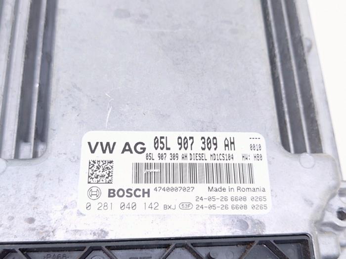 Engine management computer from a Volkswagen Caddy Cargo V (SBA/SBH) 2.0 TDI SCR 2024