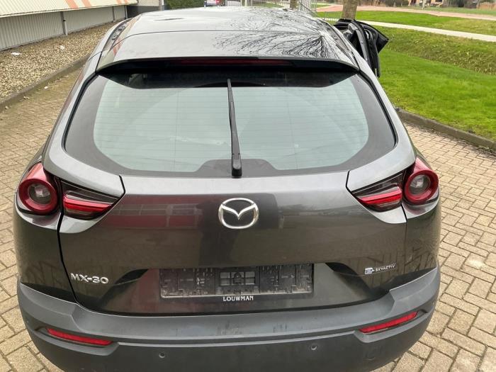 Używane Tylna klapa Mazda MX-30 e-SkyActiv 145 Cena € 1.495,00 Procedura marży oferowane przez Automaterialen Ronald Morien B.V.