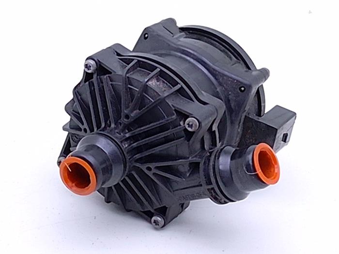Begagnade Extra vattenpump Mercedes EQE (V295) 300 89/90 kWh Pris € 144,99 Inklusive moms erbjuds av Automaterialen Ronald Morien B.V.