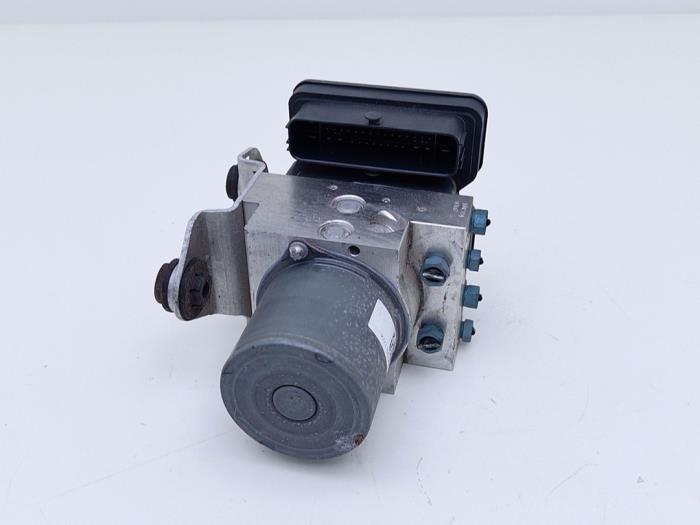 Begagnade ABS-pump Audi Q7 (4MB/4MG) 3.0 TDI V6 24V e-tron plug-in hybrid Pris € 275,00 Marginaltabell erbjuds av Automaterialen Ronald Morien B.V.