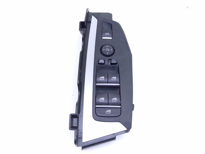 Usados Interruptor combinado de ventanillas BMW X3 (G01) xDrive 30d 3.0 Turbo 24V Mild Hybrid Precio € 65,00 Norma de margen ofrecido por Automaterialen Ronald Morien B.V.