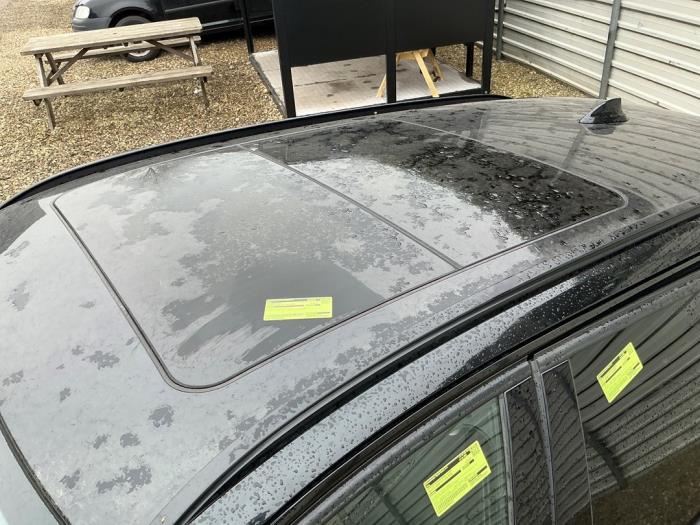 Używane Dach panoramiczny BMW 3 serie Touring (F31) 320d xDrive 2.0 16V Cena € 795,00 Procedura marży oferowane przez Automaterialen Ronald Morien B.V.