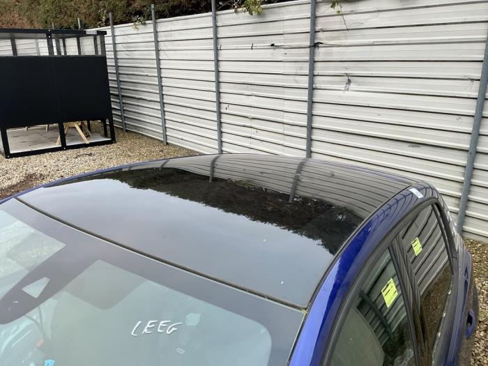 Używane Dach panoramiczny Peugeot 308 (L3/L8/LB/LH/LP) 1.2 12V e-THP PureTech 110 Cena € 495,00 Procedura marży oferowane przez Automaterialen Ronald Morien B.V.