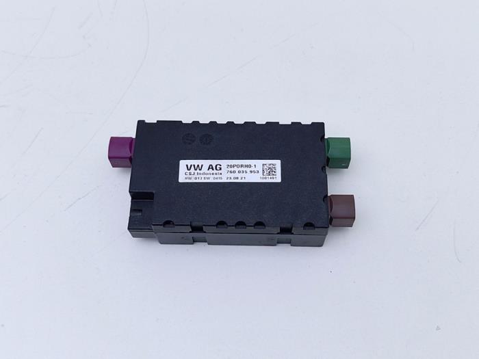 Begagnade USB-modul Volkswagen Touareg 3.0 TDI 231 V6 24V Pris € 48,99 Inklusive moms erbjuds av Automaterialen Ronald Morien B.V.