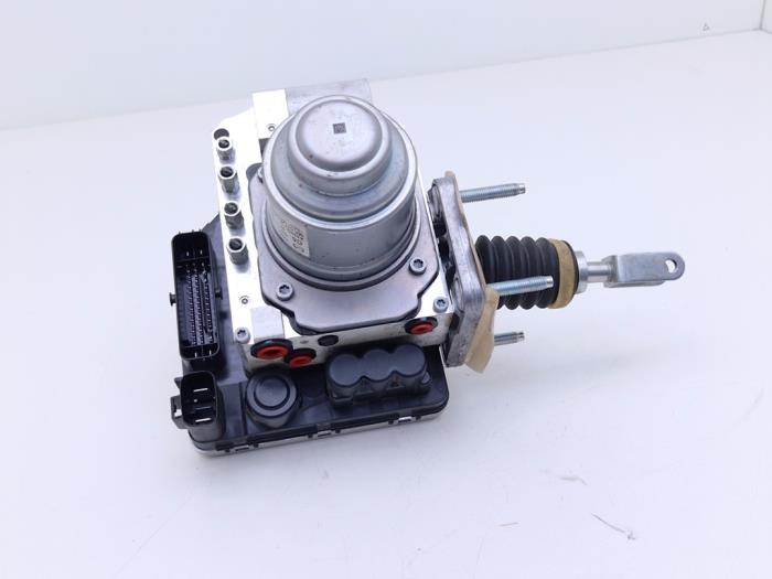 Używane Pompa ABS Mazda MX-30 e-SkyActiv 145 Cena € 395,00 Procedura marży oferowane przez Automaterialen Ronald Morien B.V.