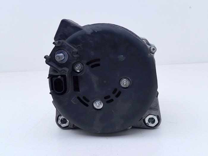Dynamo from a Volkswagen Touareg 3.0 TDI 231 V6 24V 2022