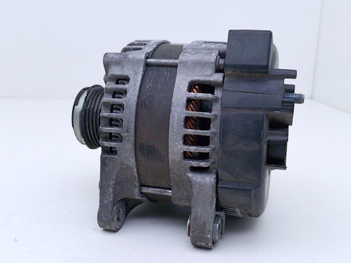 Dynamo from a Volkswagen Touareg 3.0 TDI 231 V6 24V 2022