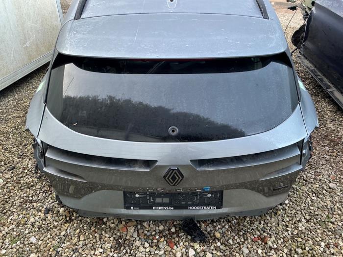 Używane Tylna klapa Renault Austral 1.2 Mild Hybrid Advanced 130 Cena € 1.195,00 Z VAT oferowane przez Automaterialen Ronald Morien B.V.