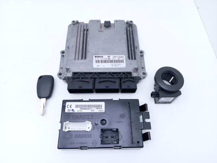 Used Engine management computer Opel Vivaro Price € 149,00 Margin scheme offered by Automaterialen Ronald Morien B.V.