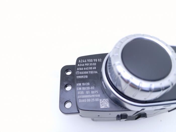 On-board computer controller from a Mercedes-Benz A (W176) 1.5 A-180 CDI, A-180d 16V 2013