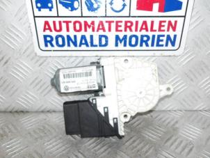 Used Door window motor Seat Altea (5P1) 2.0 TDI 16V Price € 29,00 Margin scheme offered by Automaterialen Ronald Morien B.V.