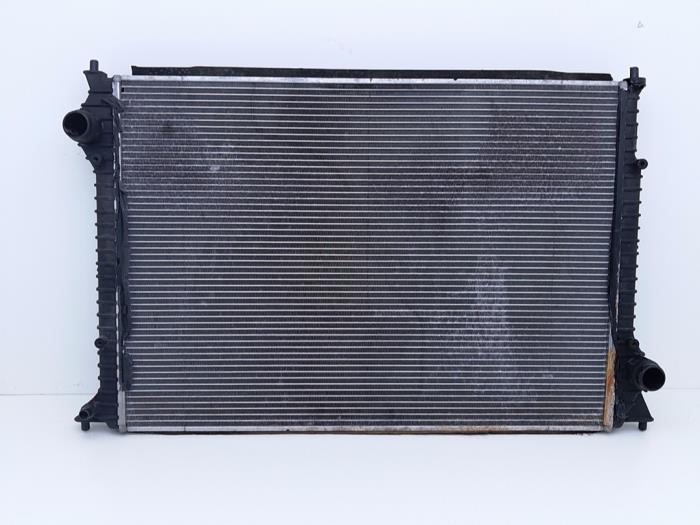 Usagé Radiateur Bentley Continental GT 6.0 W12 48V Prix € 425,00 Règlement à la marge proposé par Automaterialen Ronald Morien B.V.