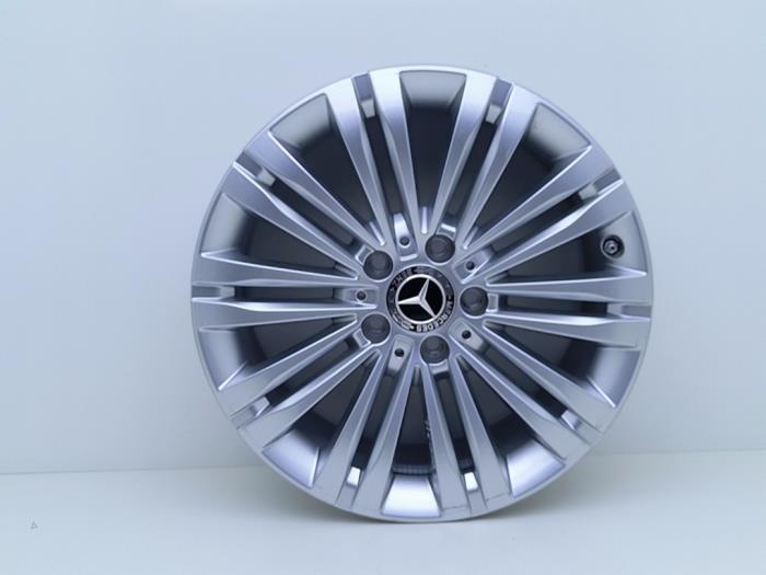 Używane Obrecz Mercedes C Estate (S206) C-180 1.5 EQ Boost Cena € 175,00 Procedura marży oferowane przez Automaterialen Ronald Morien B.V.