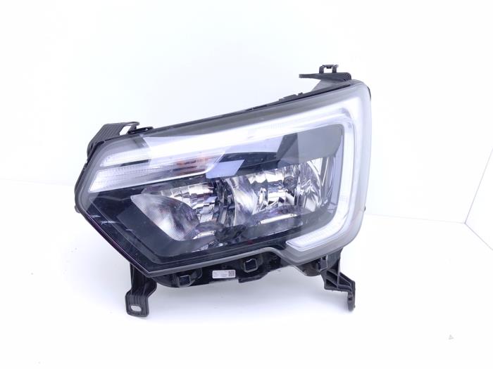 Używane Reflektor lewy Renault Master III (EV/HV/UV/VA/VB/VD/VF/VG/VJ) 2.3 dCi 165 16V RWD Cena € 195,00 Z VAT oferowane przez Automaterialen Ronald Morien B.V.