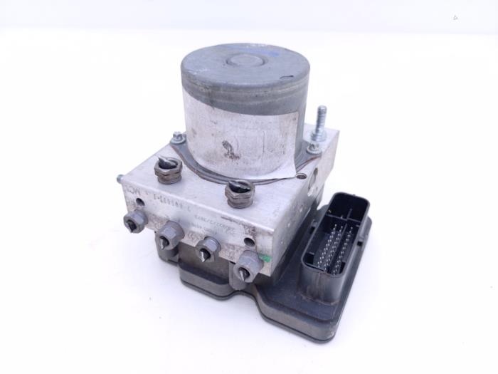 Begagnade ABS-pump Renault Master III (EV/HV/UV/VA/VB/VD/VF/VG/VJ) 2.3 dCi 165 16V RWD Pris € 144,99 Inklusive moms erbjuds av Automaterialen Ronald Morien B.V.