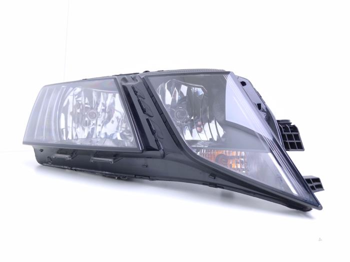Używane Reflektor lewy Skoda Octavia (5EAA) 1.5 TSI Evo 16V Cena € 295,00 Z VAT oferowane przez Automaterialen Ronald Morien B.V.