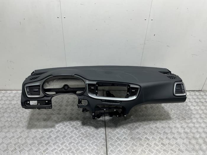 Używane Panel Kia Ceed (CDB5/CDBB) 1.0i T-GDi 12V Cena € 272,25 Z VAT oferowane przez Automaterialen Ronald Morien B.V.