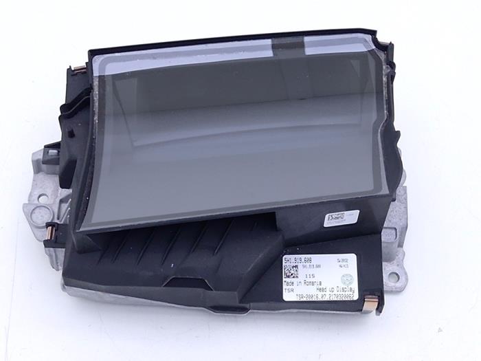 Usados Pantalla Head-up Volkswagen Golf VIII (CD1) 2.0 TSI R 16V 4Motion Precio € 325,01 IVA incluido ofrecido por Automaterialen Ronald Morien B.V.