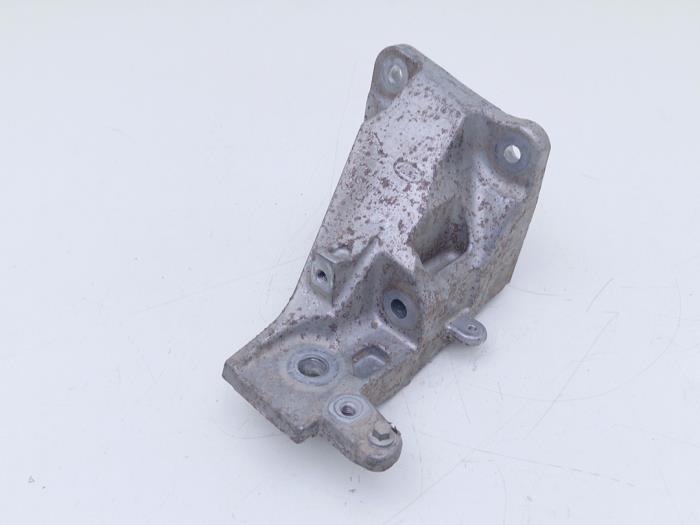 Usagé Support moteur Landrover Defender II 90 3.0 D250 MHEV Prix € 36,30 Prix TTC proposé par Automaterialen Ronald Morien B.V.